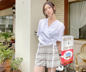 5 kiểu áo blouse trắng phủ sóng hè này: Diện lên 'auto' sang chảnh, lên hình sống ảo đẹp mãn nhãn
