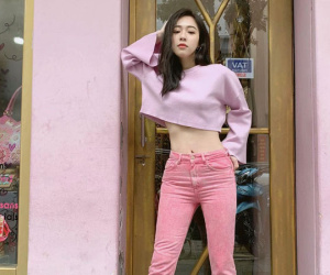 Nàng BTV được bạn trai doanh nhân cầu hôn trên máy bay: Style ngập váy vóc, không thiếu những set khoe dáng chuẩn đét