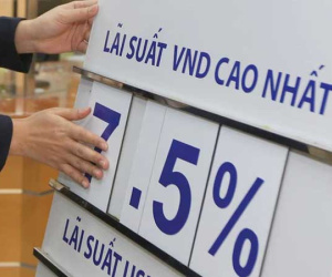 Lãi suất tiết kiệm đồng loạt tăng, gửi tiền tại ngân hàng nào có lợi nhất?