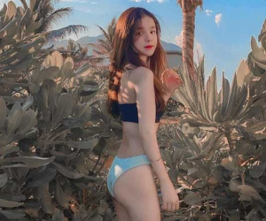 Meo Xinh - tiểu thư Hà Nội lần đầu khoe hình với bikini, nhan sắc và thần thái tuổi 15 đỉnh quá trời ơi