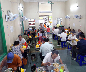 Hà Nội đánh giá an toàn để nới lỏng thêm dịch vụ