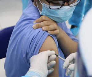 Sau khi tiêm vắc xin Covid-19, nếu gặp 4 dấu hiệu này cần đi khám ngay