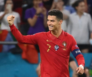 Bảng tử thần kết thúc trong cuộc rượt đuổi nghẹt thở, Ronaldo đi vào lịch sử bóng đá thế giới