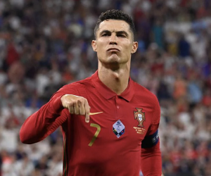 Lập cú đúp vào lưới Pháp, Ronaldo tàn phá hàng loạt kỷ lục