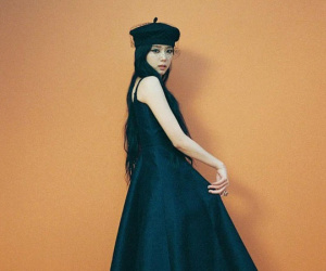 2 cô Đại sứ Dior 'chạm hàng': Jisoo đẹp ma mị nhưng mà ơ kìa Angela Baby đang ở đây rồi!