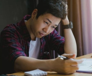 Lương tháng 6 triệu đồng, lỡ vung tay mua bảo hiểm nhân thọ 1,5 triệu/tháng, làm sao để bớt áp lực tiền bạc lại không mất tiền đã đóng?