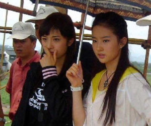 Lộ cách đây 15 năm của Dương Mịch và Lưu Diệc Phi, 'thần tiên tỷ tỷ' khiến đồng nghiệp bị dìm hàng khi đọ sắc