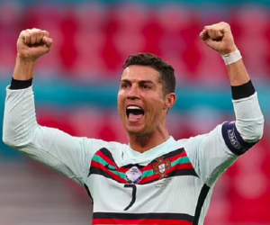 Ronaldo mừng bàn thắng ra sao mà để HLV Hungary chỉ trích 'làm màu' và 'gây khó chịu cho người khác'?