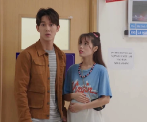 Cây táo nở hoa: Dư nghĩ về Trinh khi ở bên Trúc, Trúc rụng rời bắt gặp Dư đưa bồ đi khám thai