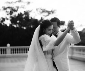 Hồ Ngọc Hà chính thức tung ảnh cưới, nhìn cô dâu cười rạng rỡ bên chú rể Kim Lý đã thấy hạnh phúc