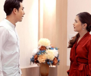 Vợ cũ mời dự sinh nhật con chung, chồng định tranh thủ hàn gắn nhưng thấy người phụ nữ lạ mở cửa mà anh tím tái mặt mày