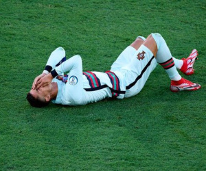 CĐV: 'Ronaldo thật không biết xấu hổ!'