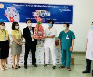 Vinamilk trao tặng món quà sức khỏe đến cán bộ y tế tuyến đầu và gia đình nhân ngày Gia đình Việt Nam