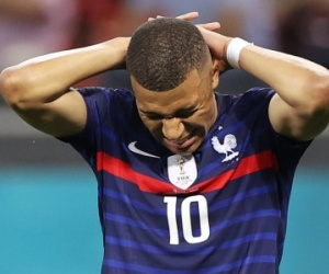 Đồng đội bảo vệ Mbappe sau mùa Euro 'siêu' thảm họa