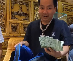 Khoa Pug mang một balo tiền mặt đi nhận dây chuyền kim cương: Số tiền đếm tại chỗ khiến nhiều người 'hoa mắt'