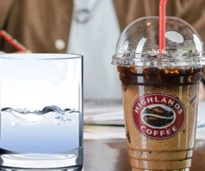 Bị tố 'đuổi' khách sau 1 tiếng, đại diện cửa hàng Highlands Coffee phân trần: Vì khách chỉ gọi chai nước lọc nên nhân viên mới ra mời thêm?