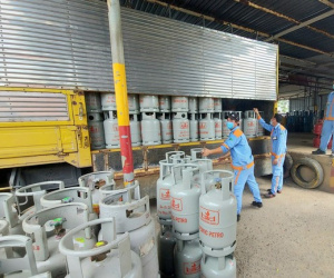 Giá gas lại tăng sốc, vượt mức 400.000 đồng/bình 12 kg