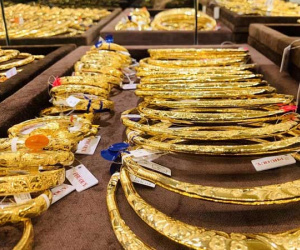 Giá vàng đồng loạt giảm mạnh