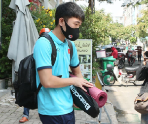 Vì sao Xuân Trường không đi cùng xe buýt tuyển Việt Nam ra sân bay sau khi hết cách ly?