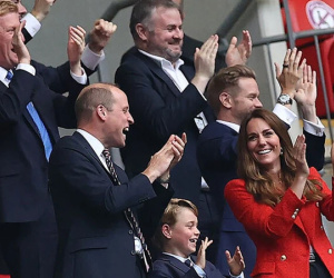 Gương vỡ lại lành: Anh em William - Harry cuối cùng đã chịu 'phá băng' quan hệ sau cả năm trời căng thẳng nhờ lý do thú vị