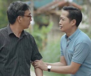 Mùa hoa tìm lại tập 17: Việt bỏ đi, Tuyết đuổi chồng ra đường, Lệ lên kế hoạch trả thù