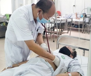 Sốt cao sau tiêm vắc-xin Covid-19, tưởng phản ứng ai ngờ sốt xuất huyết