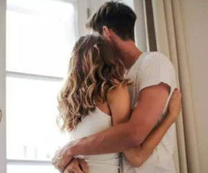 Sau mỗi lần kết thúc 'cuộc yêu', chồng đều nhắn tin kể với bạn khiến cô vợ ngã ngửa