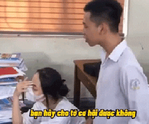 Nam sinh tỏ tình với bạn cùng lớp nhân ngày cuối năm học, cái kết buồn hiu nhưng bất ngờ nhất là khi nhân vật thứ 3 xuất hiện