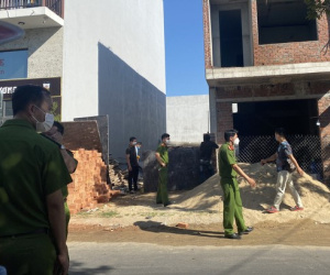 Nam công nhân không mặc quần, tử vong cạnh công trình xây dựng
