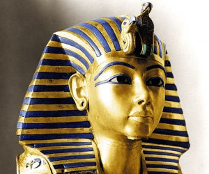 Tái hiện khuôn mặt Pharaoh Ai Cập từ bộ hài cốt, các nhà khoa học khiến thế giới ngả nghiêng vì dung mạo như 'nam thần' của nhà vua