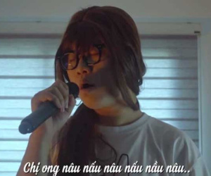 'Chị Ong nâu thất tình' là gì mà đi đâu cũng gặp?