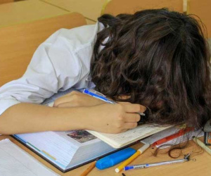 Nữ sinh bị 'mẹ bắt quỳ vì trượt cấp 3' nói trường tư lấy 5,5 triệu phí tuyển sinh nhưng không cho nhập học: Đại diện trường giải thích thế nào?