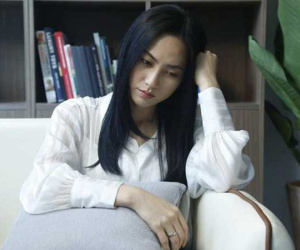 Lấy chồng đẹp trai, tháng nào tôi cũng nhận được tờ đơn ly dị