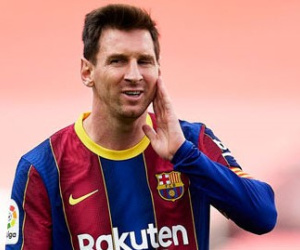 Nhiều trụ cột của Barca không đồng ý giảm lương để giữ Messi ở lại