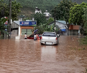Thành phố Lào Cai mưa lớn, nhiều tuyến đường ngập nặng