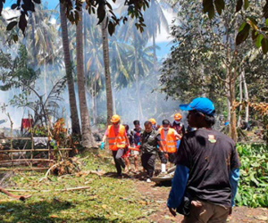Toàn cảnh hiện trường vụ rơi máy bay thảm khốc khiến ít nhất 50 người thiệt mạng ở Philippines