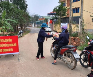 Cách ly 24 người cùng chuyến xe F0 trèo tường trốn khỏi khu điều trị ở Bắc Giang