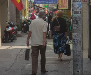 Người đàn ông bị chê 'không bao giờ cãi thắng vợ' và lời đáp trả cực thâm thúy