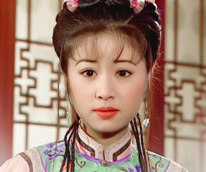 Lâm Tâm Như bị thợ make up mỉa mai chỉ vì thoa son đỏ trong Hoàn Châu Cách Cách, thái độ sau đó lộ rõ tính cách thật