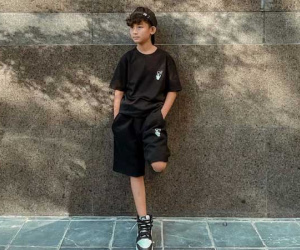 Quý tử 'ngậm thìa vàng' nhà Lệ Quyên diện cả cây hàng hiệu cool ngầu: Đẹp trai quá!