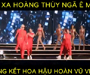 Hot lại clip Hoàng Thùy mặc bikini té đau điếng trên sân khấu Hoa hậu Hoàn vũ Việt Nam!