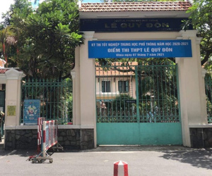 Thí sinh ngất xỉu khi làm bài thi môn Văn ở Quận 3, xét nghiệm dương tính SARS-CoV-2