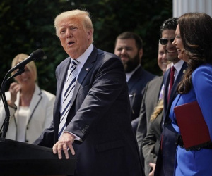 Ông Trump đệ đơn kiện Google, Twitter và Facebook