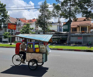Người dân TP HCM ở điểm nóng dịch Covid-19 được giảm 50% khi mua mặt hàng thiết yếu