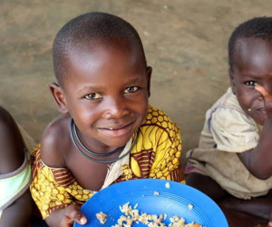 Cận cảnh cái nghèo ở Haiti nơi Tổng thống vừa bị ám sát: May mắn mới kiếm được 70.000 đồng/tuần, cái đói đáng sợ hơn virus Corona