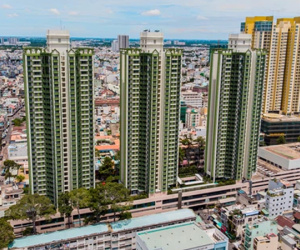 Ảnh: Cận cảnh toà nhà Thuận Kiều Plaza, nơi chuẩn bị được trưng dụng làm bệnh viện dã chiến điều trị COVID-19