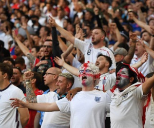 Anh vô địch Euro 2020, 22% fan Anh bỏ quan hệ tình dục 3 tháng