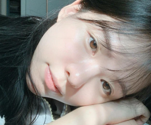 Nghỉ ở nhà, chị em tranh thủ tút tát lại làn da thêm mịn đẹp với 5 bước skincare nhàn tênh