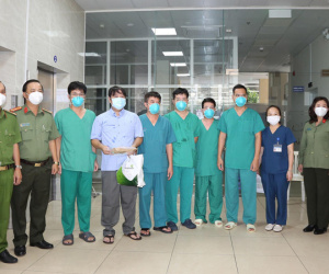 Chiến sĩ công an mắc COVID-19 nặng 'không thua gì bệnh nhân 91' được xuất viện