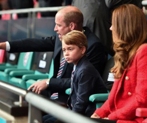 Hoàng tử George trở thành tâm điểm chú ý trước trận chung kết EURO 2020 vì lý do đặc biệt, nhà Meghan lại tìm cách chiếm spotlight